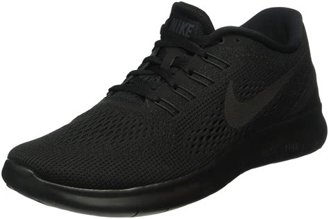 comfortable black nike shoes.